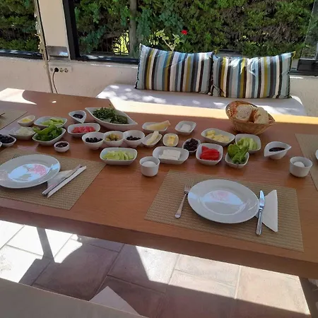 לינה וארוחת בוקר Mio Sweet גונדוגן